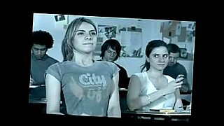Một học sinh khám phá BDSM với Funimxxx trong một video tình dục.