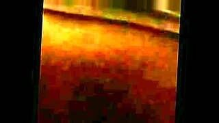 Ein philippinischer Hengst zeigt seine Fähigkeiten in einem schmutzigen Magaling Omibabaw-Video.