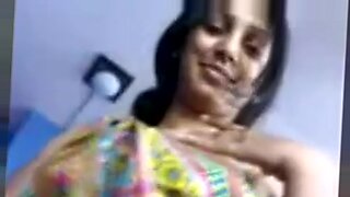 Pasangan India baru meneroka keinginan nakal di webcam.