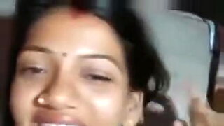 インドの女の子が、新婚旅行でデシの彼氏と初めてセックスする。