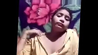 방글라데시 소녀가 IMO 섹스 콜에 대해 유혹합니다