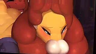 Um femboi peludo explora fantasias kinky em um vídeo.