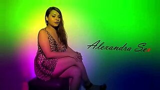 Une vidéo XXX d'Alexandra mettant en vedette une star séduisante dans des scènes chaudes.