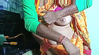 Cô gái Ấn Độ với mông to được đụ trong nhà bếp