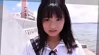 Gadis-gadis Jepun menikmati aksi lesbian yang panas dalam video yang penuh ghairah.
