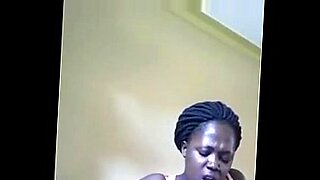 Wanita Zambia yang menggoda menikmati seks kasar di Lusaka.