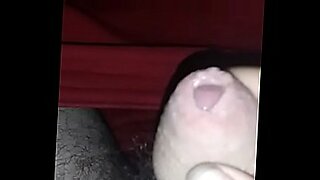 XXX-Videos zeigen Sperma schlucken und explosive Orgasmen.