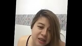 Η Φιλιππινέζα με καμπύλες εξερευνά τη σεξουαλικότητά της σε καυτό βίντεο