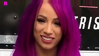 Alexa Bliss在这个WWE视频中享受热辣的XXX动作。