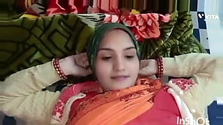Η Reshma από τη Νότια Ινδία εμφανίζεται σε ένα καυτό βίντεο.
